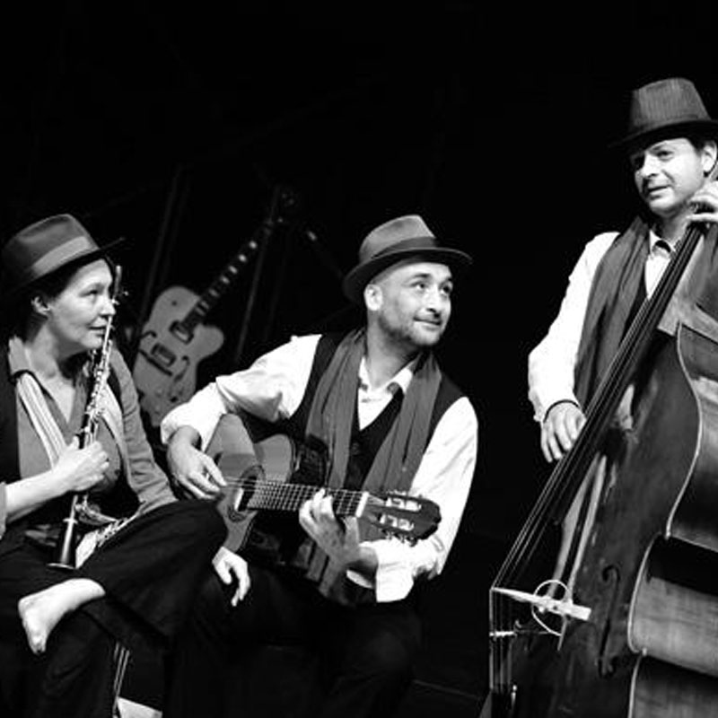 SWING A JO TRIO