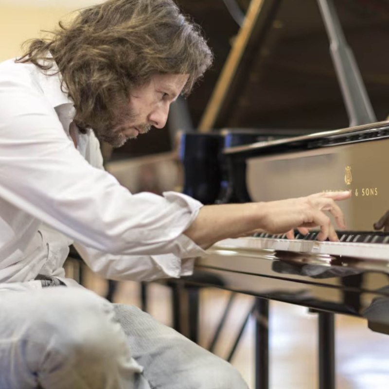 Le piano nouveau est arriv&eacute;